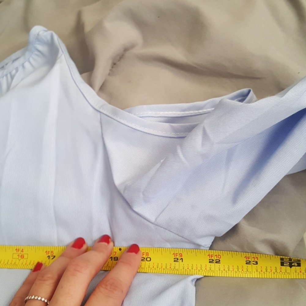Cold shoulder button down top. - Picture 7 of 8